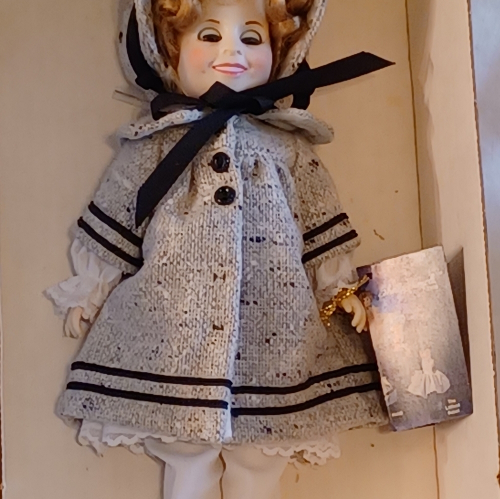 IDEAL SHIRLEY TEMPLE DOLL COLLECTION 1983 DIMPLES 12" DOLL IN BOX # 3P-4141-0000